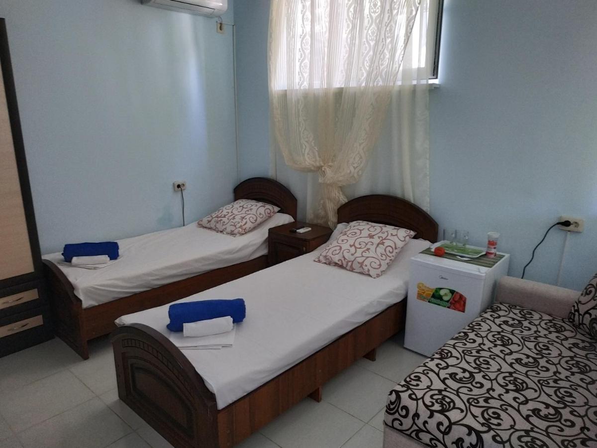 Guest House U Antoniny Gagra Buitenkant foto