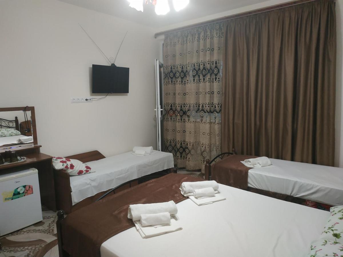 Guest House U Antoniny Gagra Buitenkant foto