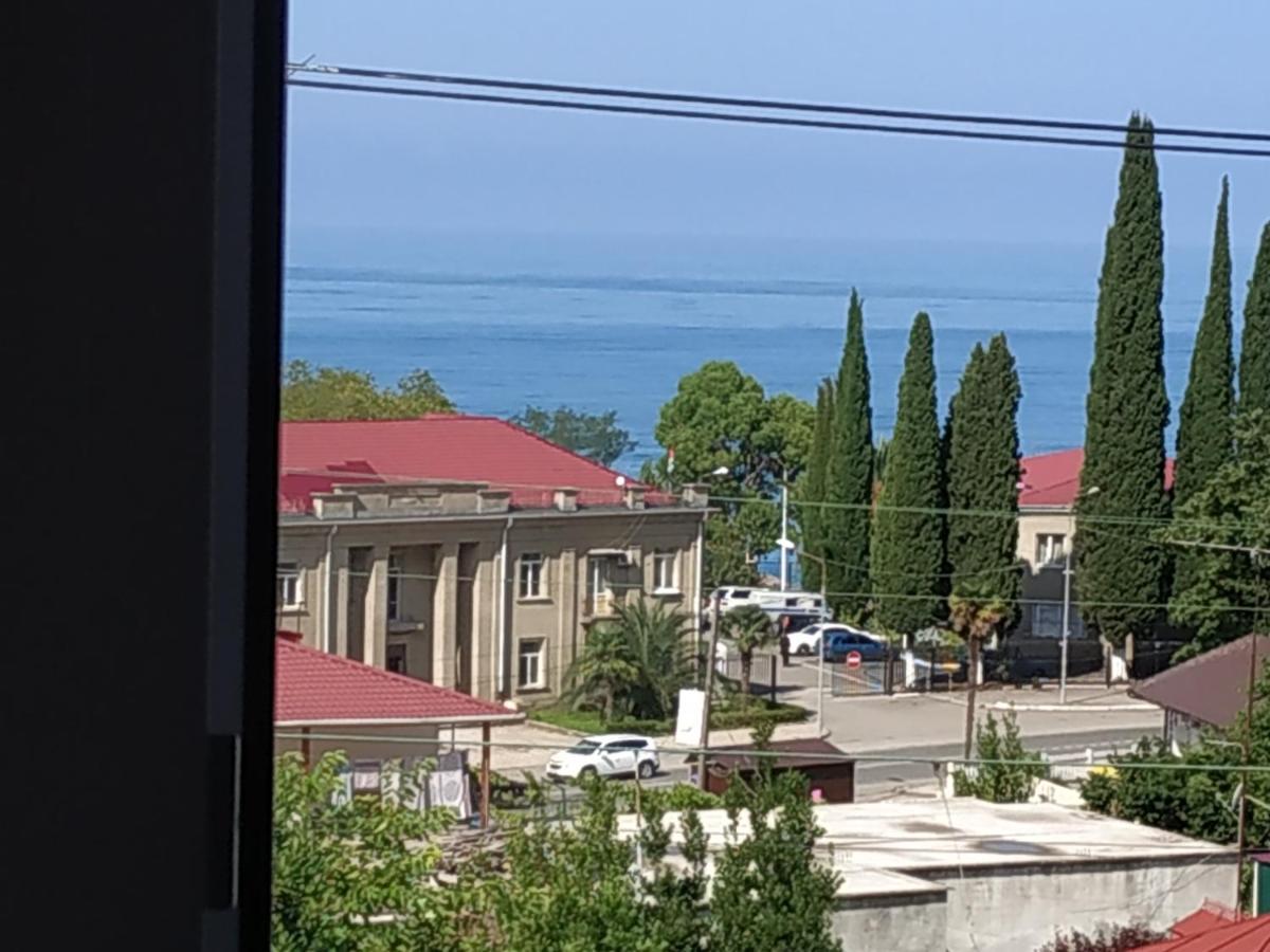 Guest House U Antoniny Gagra Buitenkant foto