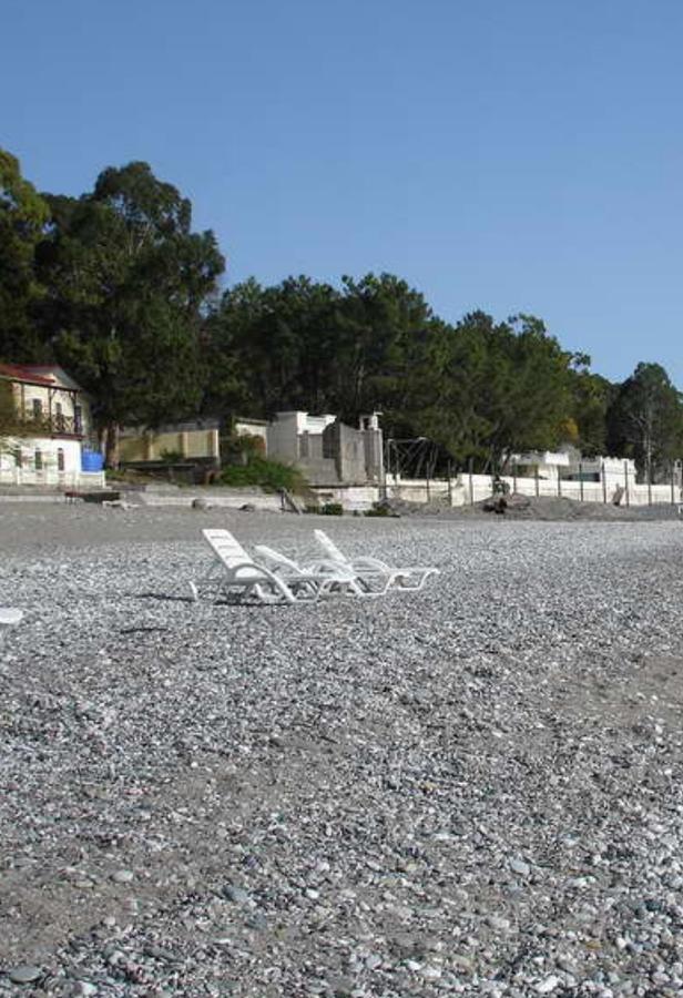 Guest House U Antoniny Gagra Buitenkant foto