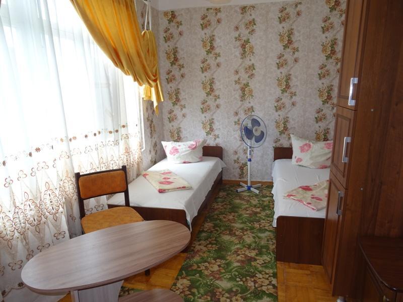 Guest House U Antoniny Gagra Buitenkant foto