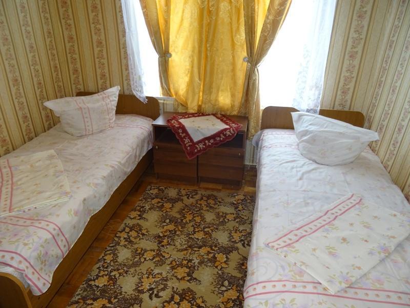 Guest House U Antoniny Gagra Buitenkant foto