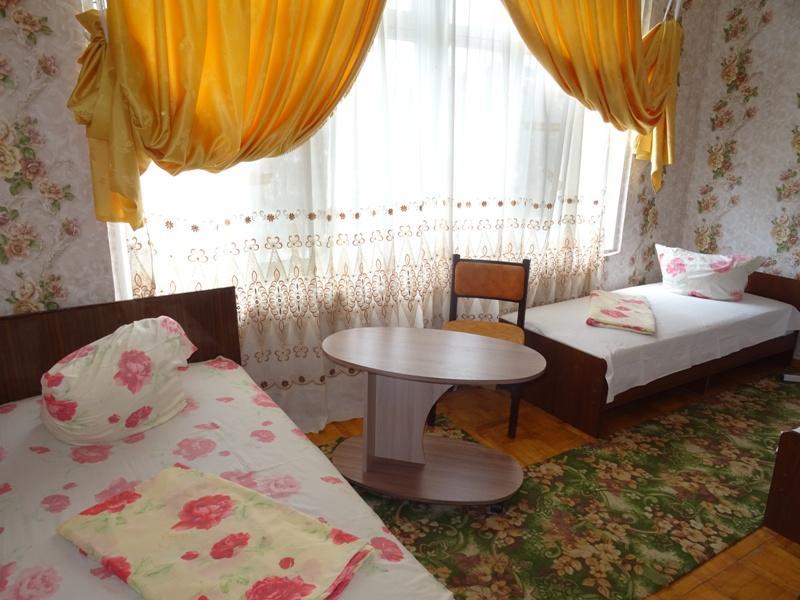 Guest House U Antoniny Gagra Buitenkant foto